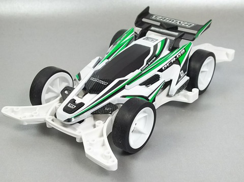パーツ「DCR-02デクロス02ボディセット(ガンメタ)」02も白くしました。